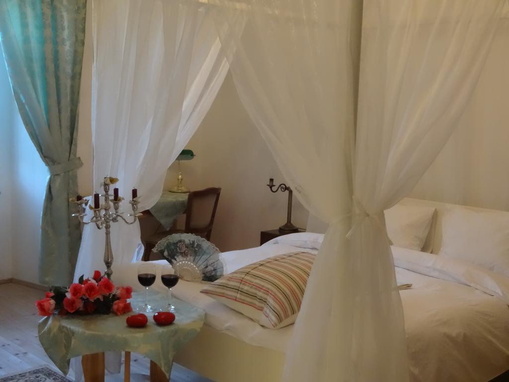 Hotel Kastiel Biela Dama A Cierny Rytier à Krompachy Chambre photo