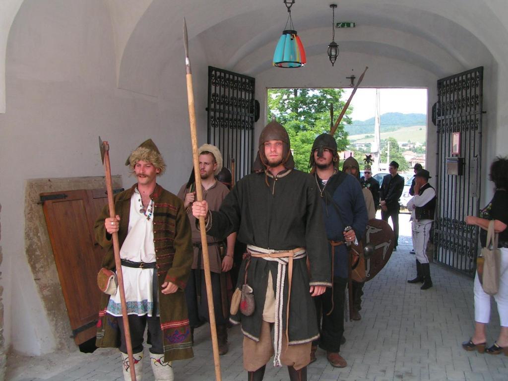 Hotel Kastiel Biela Dama A Cierny Rytier à Krompachy Extérieur photo